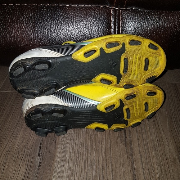 Adidas outdoor soccer cleats - Picture 3 of 3